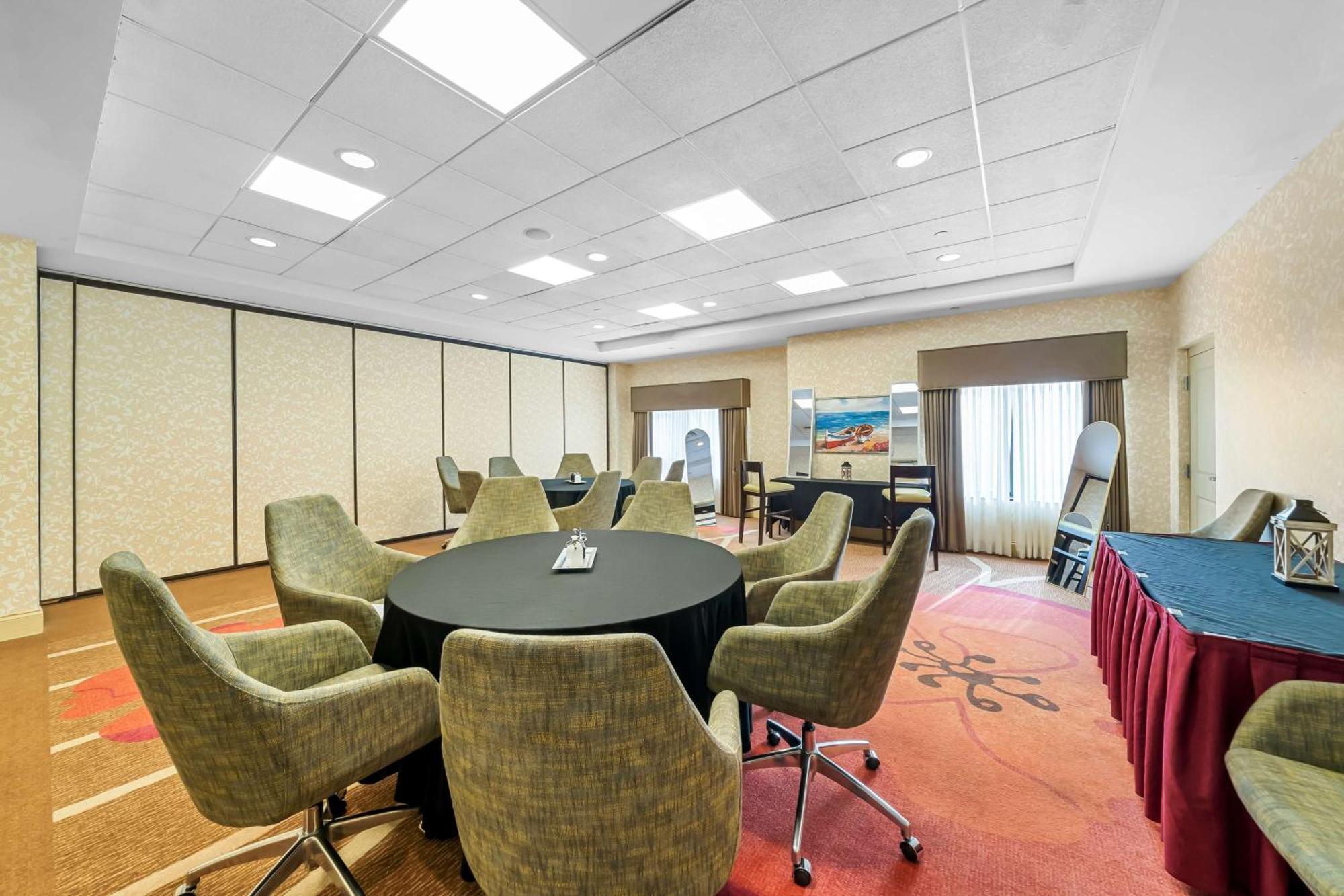 Hilton Garden Inn Plymouth Exterior photo